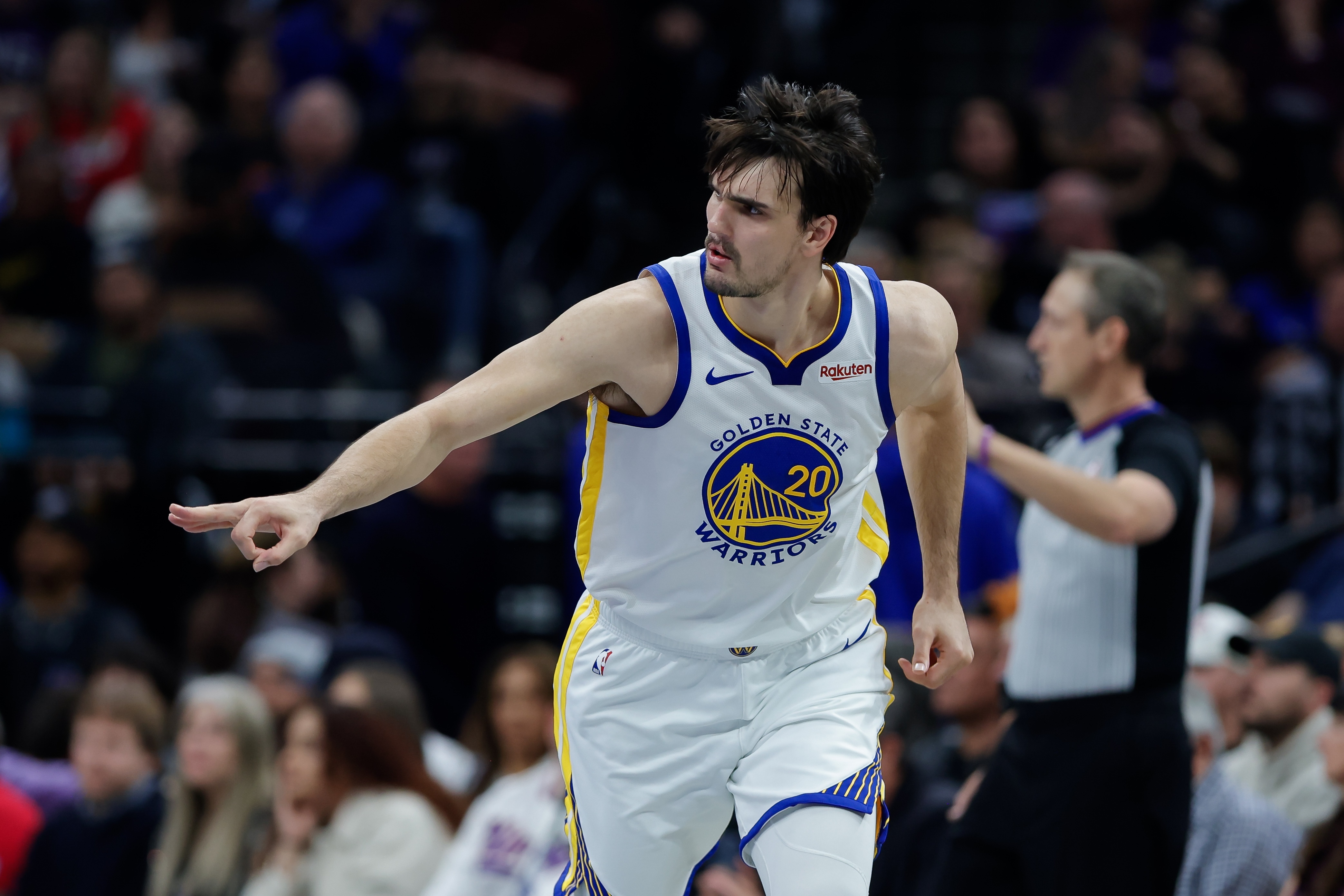 C7-掘金引发争议！，Ming官方宣布重返赛场新规赛场气氛高涨(韩国反华情绪高涨)