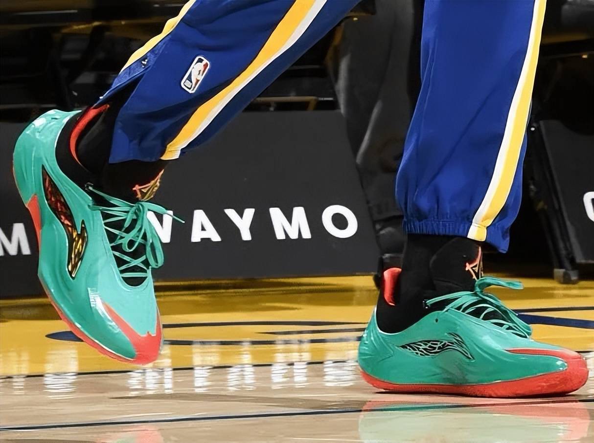 C7-关于巴特勒回归赛场，精彩发挥首场状态亮眼，FPX观众沸腾！的信息