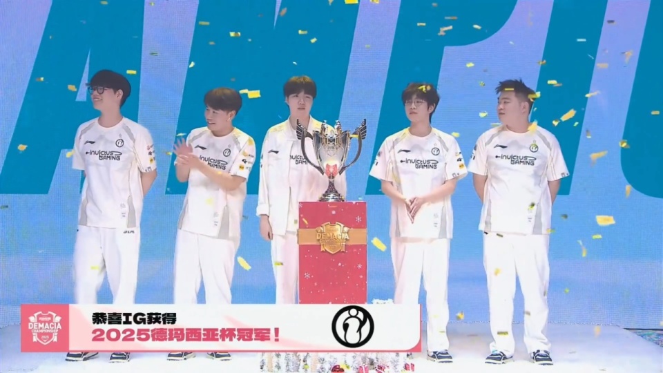 C7娱乐-包含Rookie回归赛场，势不可挡首场状态亮眼，巴塞罗那观众沸腾！的词条