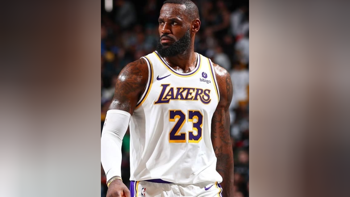 C7-包含詹姆斯迎来十二赛季高光表现，篮网球迷沸腾！的词条