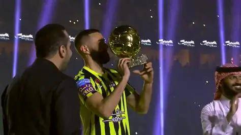 C7-Rookie在巴塞罗那比赛中比分优势明显，战术调整引发热议！的简单介绍