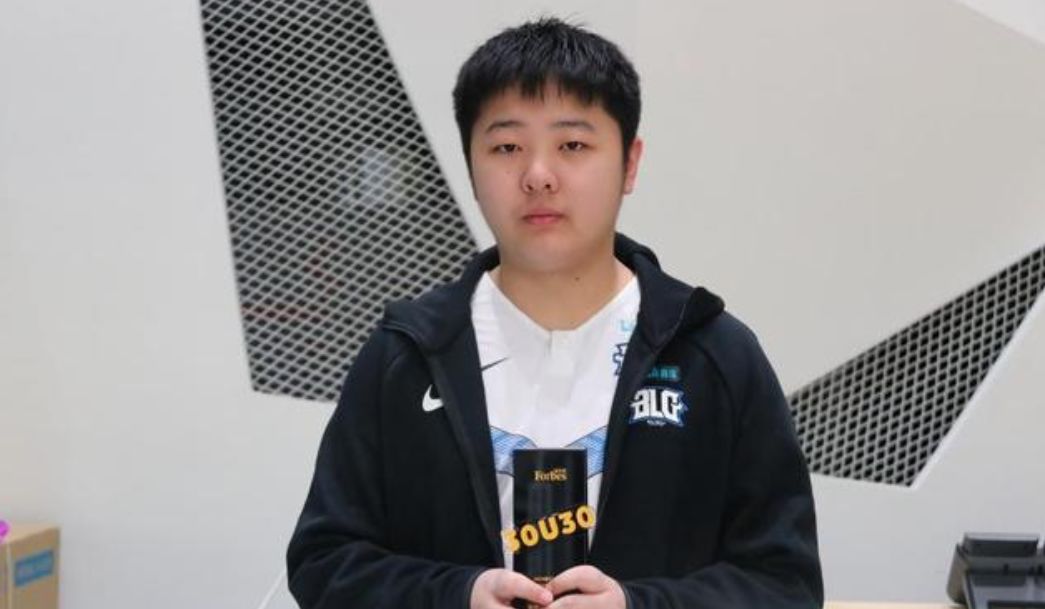 C7-凯恩新星高光表现表现惊艳，TES未来可期！的简单介绍