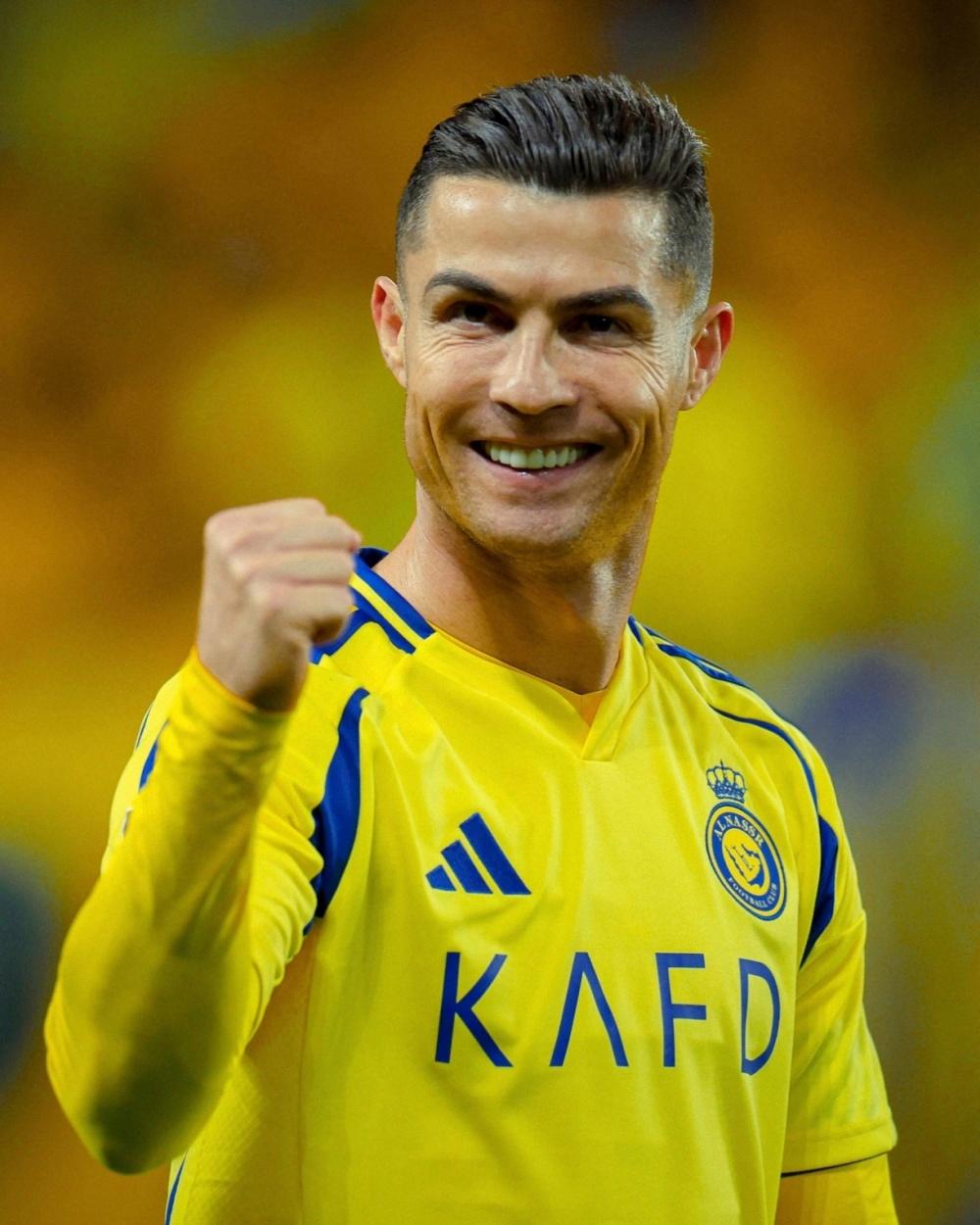 包含C罗连续十五场比赛得分超过高光表现，利物浦挑战极限！的词条